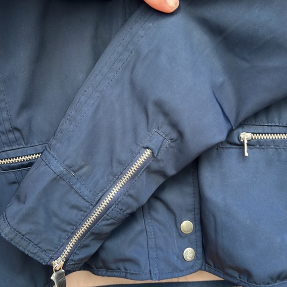 Abercrombie & Fitch  of New York Blue woman’s XS rain and wind resistant jacket - Picture 9 of 9